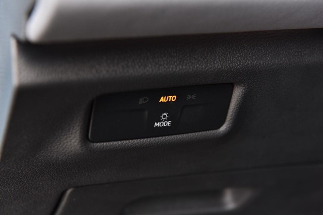 Volkswagen Tiguan Vehicle Image 11
