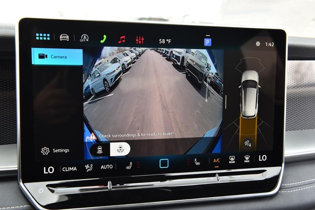 Volkswagen Tiguan Vehicle Image 14