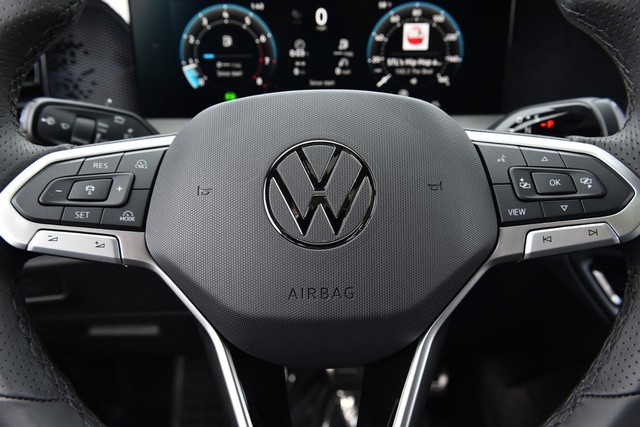 Volkswagen Tiguan Vehicle Image 18
