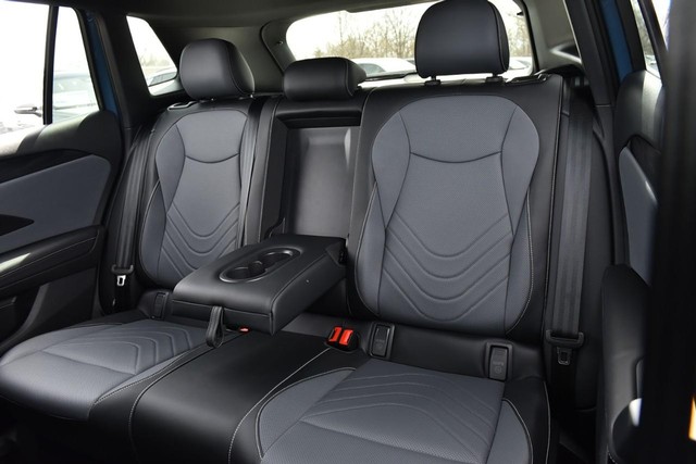 Volkswagen Tiguan Vehicle Image 22