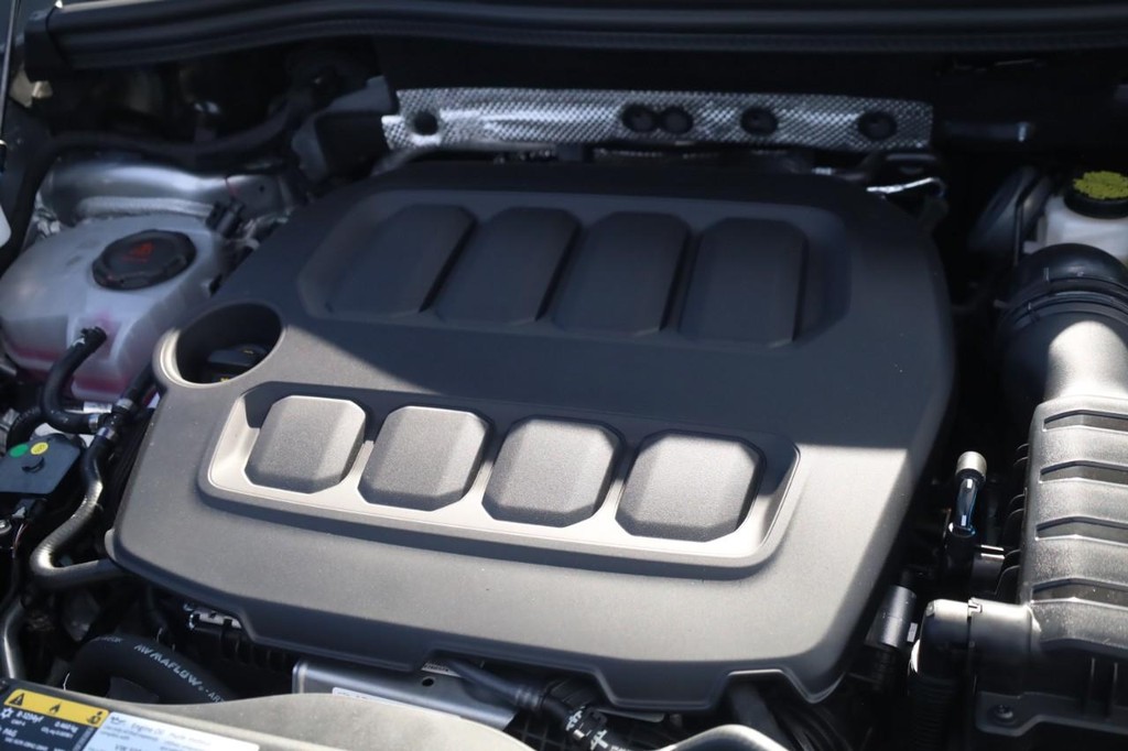 Volkswagen Tiguan Vehicle Full-screen Gallery Image 23