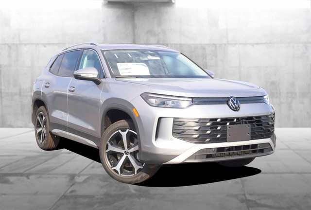 Volkswagen Tiguan Vehicle Image 02