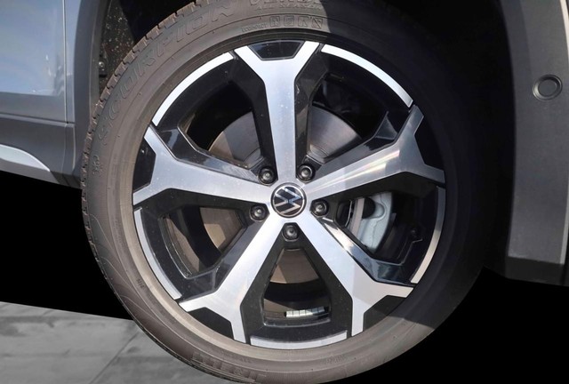 Volkswagen Tiguan Vehicle Image 03