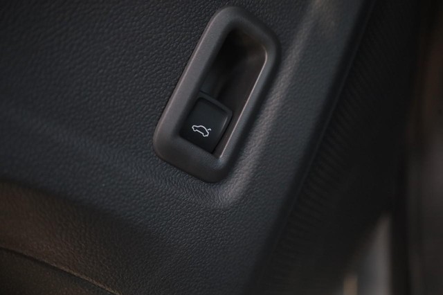 Volkswagen Tiguan Vehicle Image 12