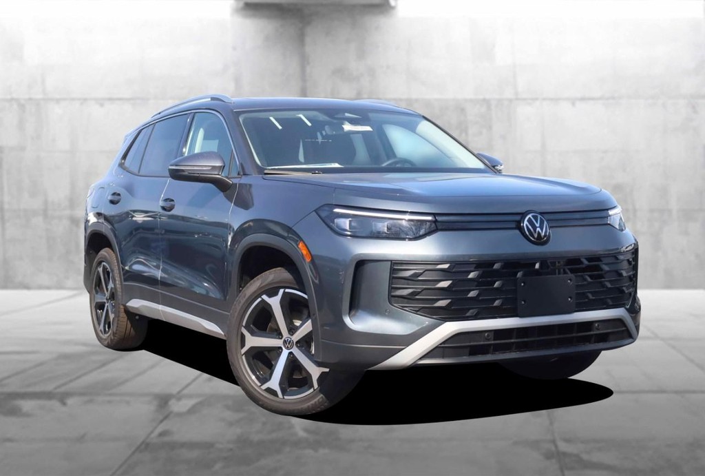 Volkswagen Tiguan Vehicle Full-screen Gallery Image 2