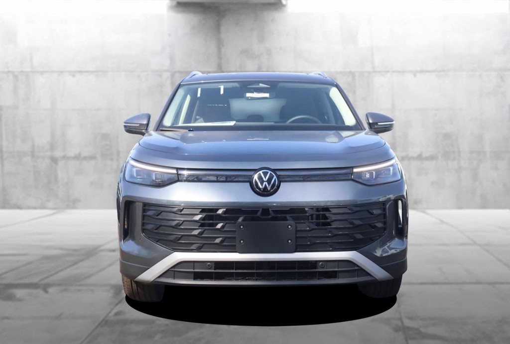 Volkswagen Tiguan Vehicle Full-screen Gallery Image 4