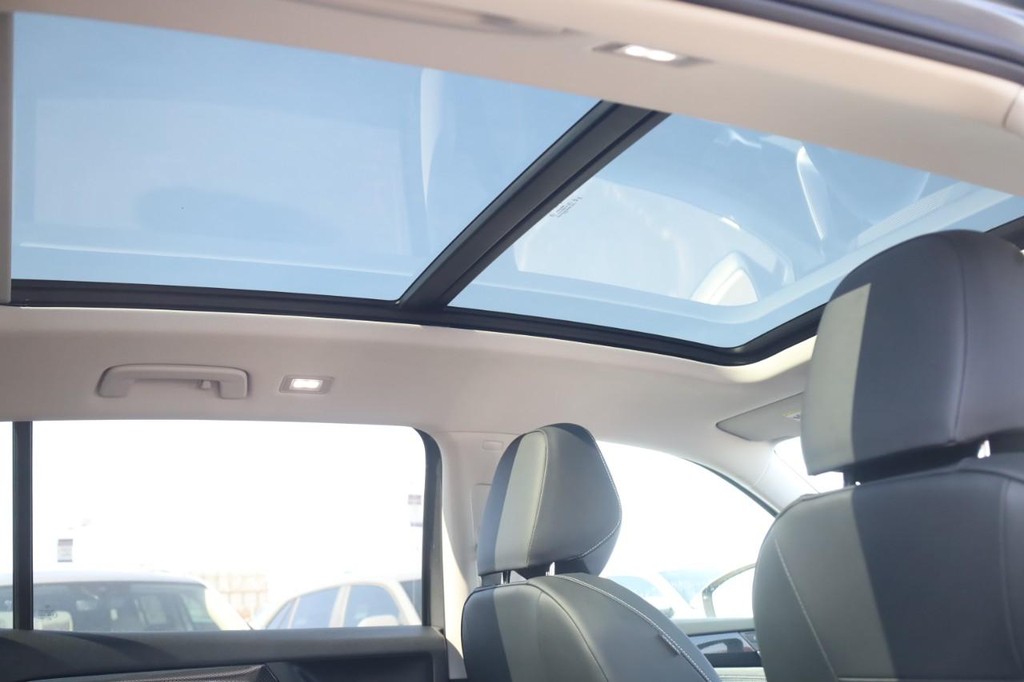 Volkswagen Tiguan Vehicle Full-screen Gallery Image 22