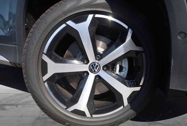 Volkswagen Tiguan Vehicle Image 03