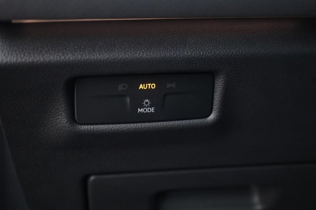 Volkswagen Tiguan Vehicle Image 13