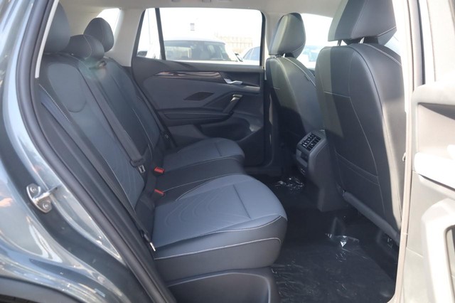 Volkswagen Tiguan Vehicle Image 21