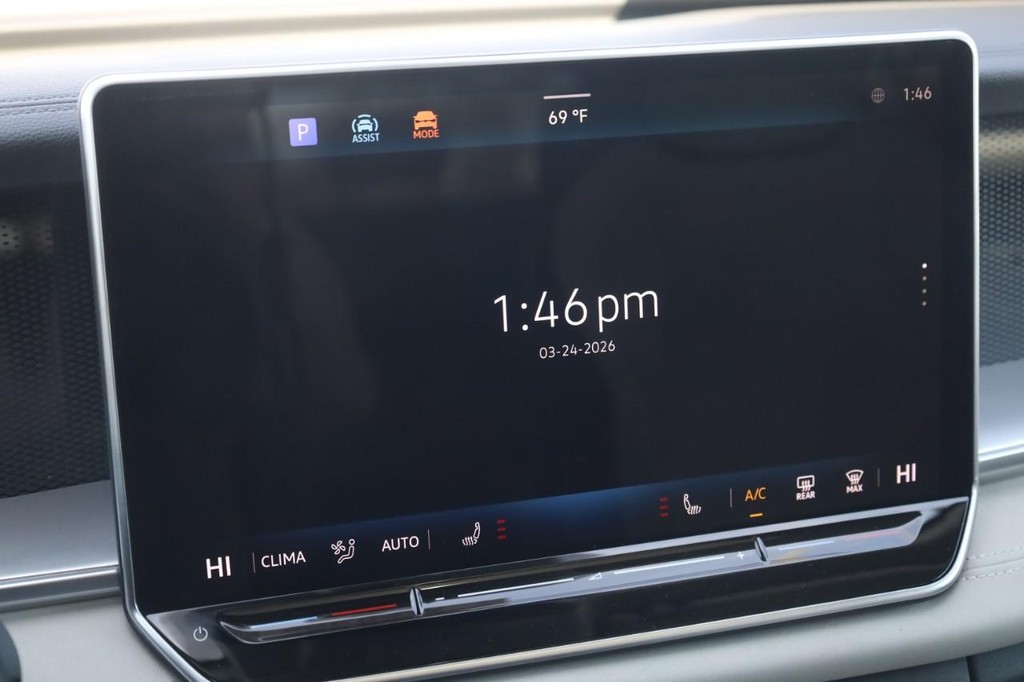 Volkswagen Tiguan Vehicle Full-screen Gallery Image 14