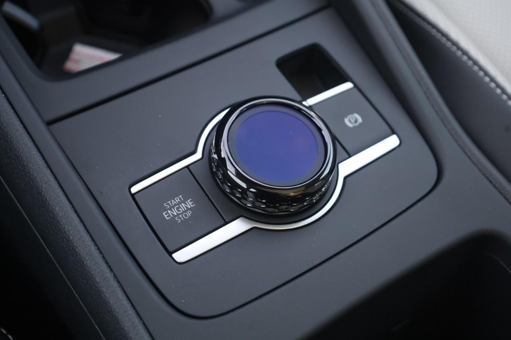 Volkswagen Tiguan Vehicle Full-screen Gallery Image 16