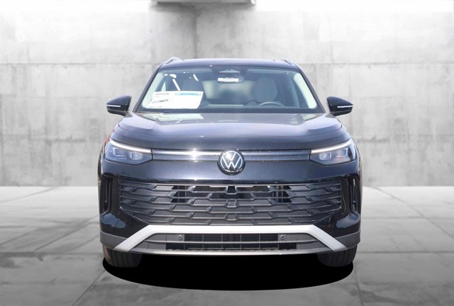 Volkswagen Tiguan Vehicle Image 04