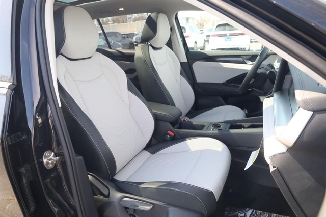 Volkswagen Tiguan Vehicle Image 18