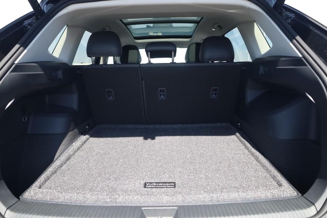 Volkswagen Tiguan Vehicle Image 21