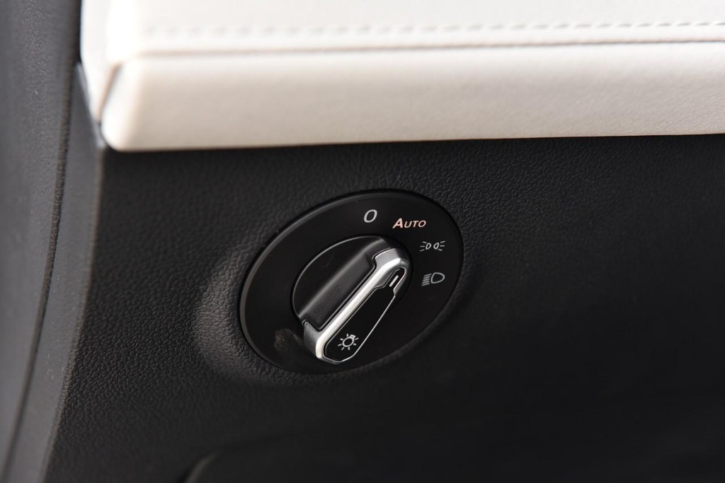 Volkswagen Taos Vehicle Full-screen Gallery Image 10