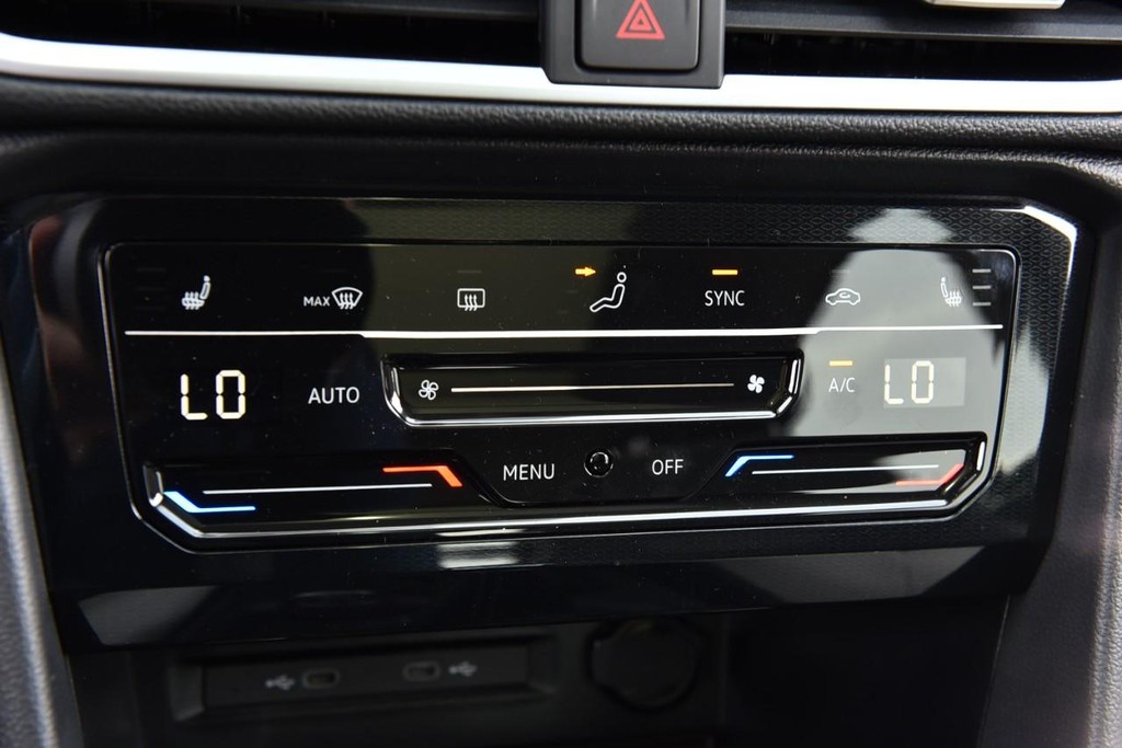 Volkswagen Taos Vehicle Full-screen Gallery Image 14