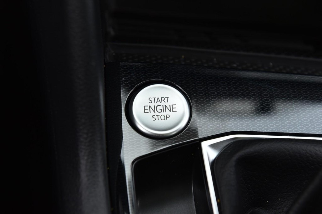 Volkswagen Taos Vehicle Full-screen Gallery Image 16