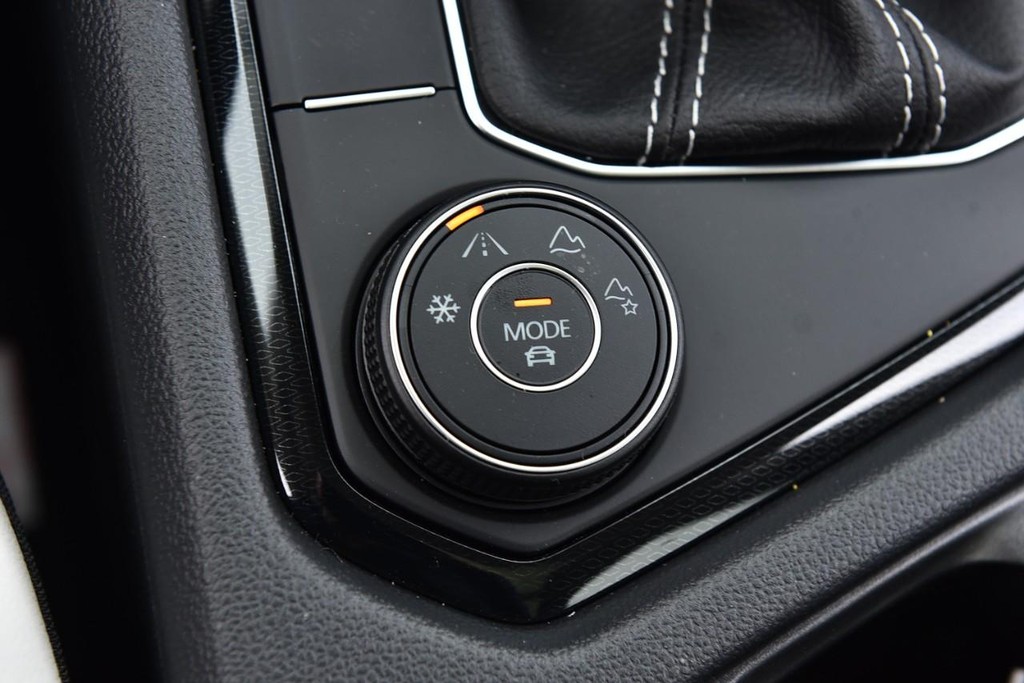 Volkswagen Taos Vehicle Full-screen Gallery Image 17