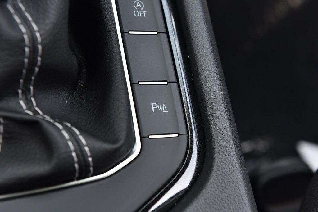 Volkswagen Taos Vehicle Full-screen Gallery Image 18