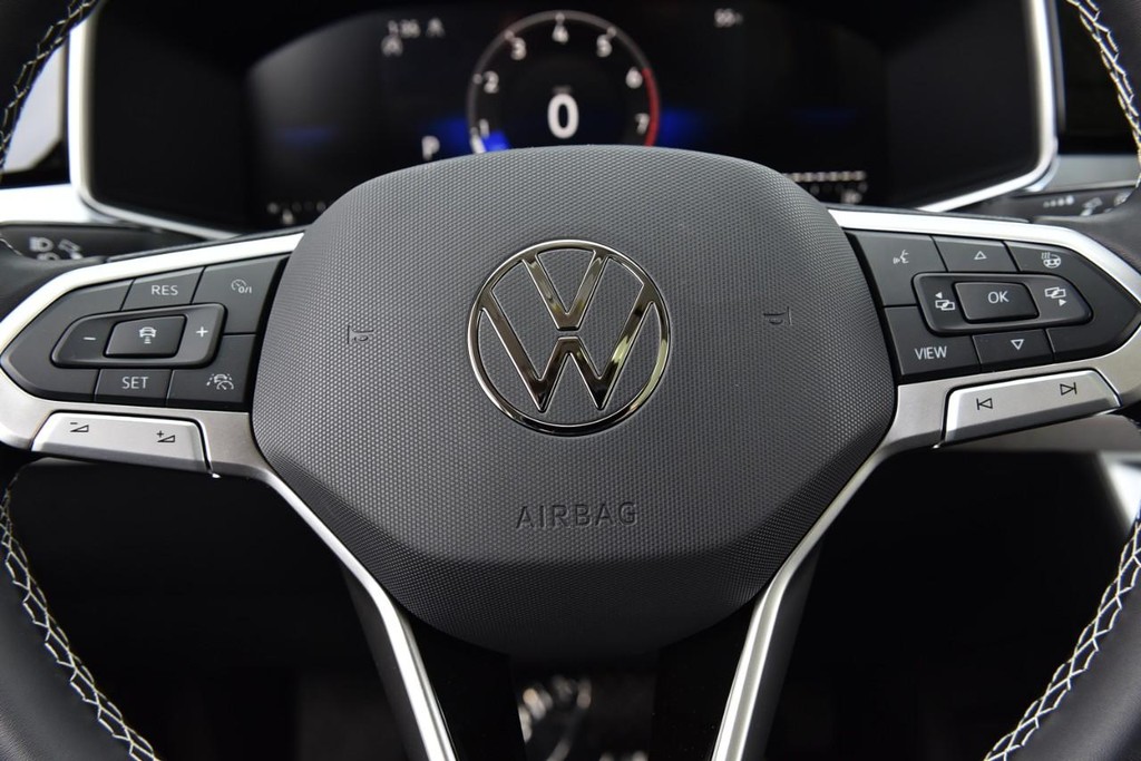Volkswagen Taos Vehicle Full-screen Gallery Image 19