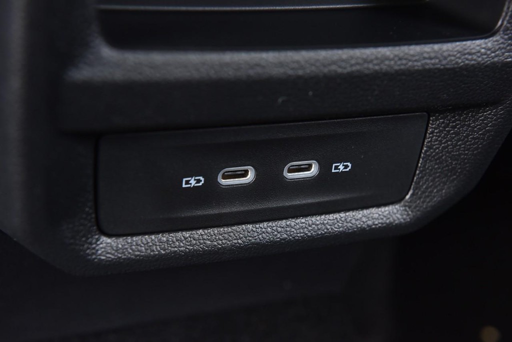 Volkswagen Taos Vehicle Full-screen Gallery Image 25