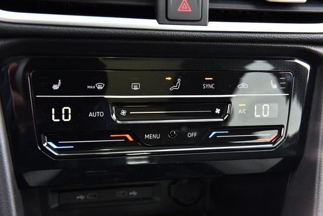 Volkswagen Taos Vehicle Image 14
