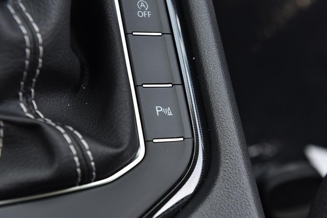 Volkswagen Taos Vehicle Image 18