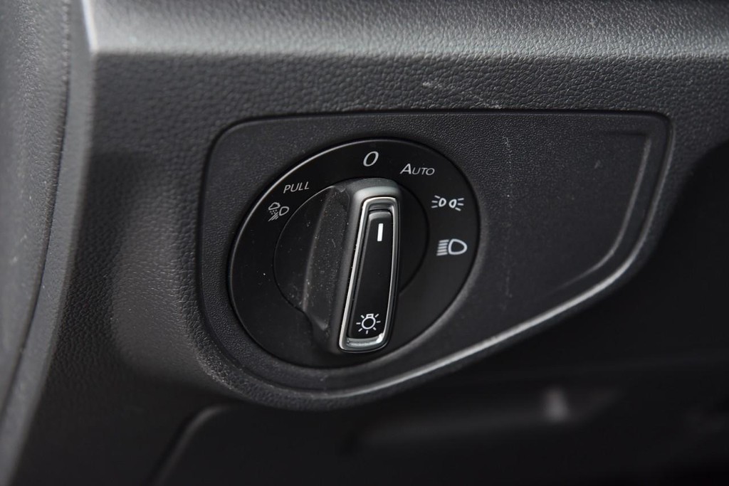 Volkswagen Atlas Vehicle Full-screen Gallery Image 11