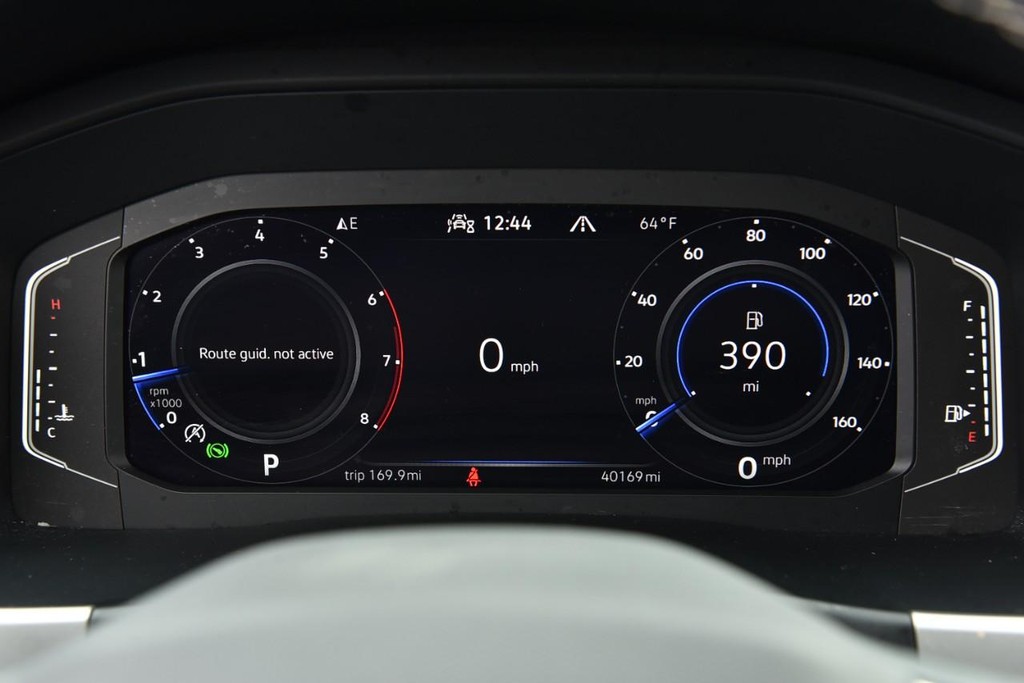 Volkswagen Atlas Vehicle Full-screen Gallery Image 12
