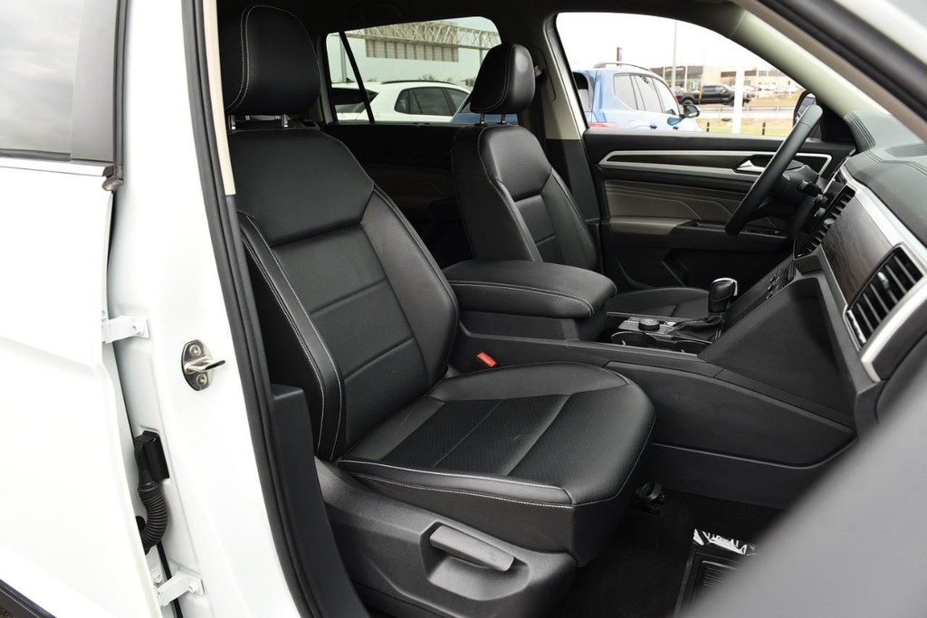 Volkswagen Atlas Vehicle Full-screen Gallery Image 20