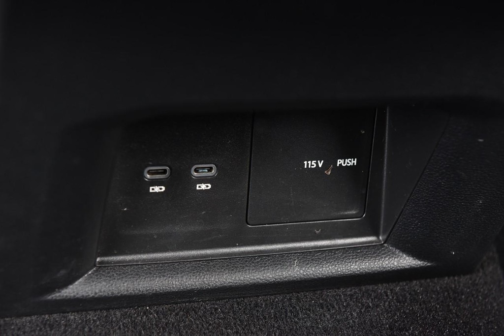 Volkswagen Atlas Vehicle Full-screen Gallery Image 23