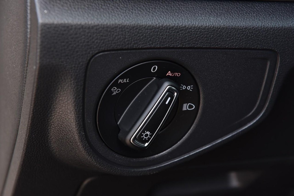 Volkswagen Atlas Vehicle Full-screen Gallery Image 11