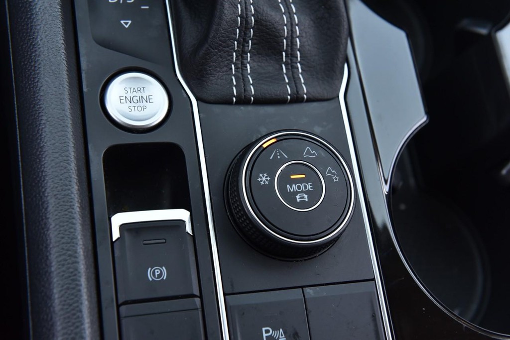 Volkswagen Atlas Vehicle Full-screen Gallery Image 17