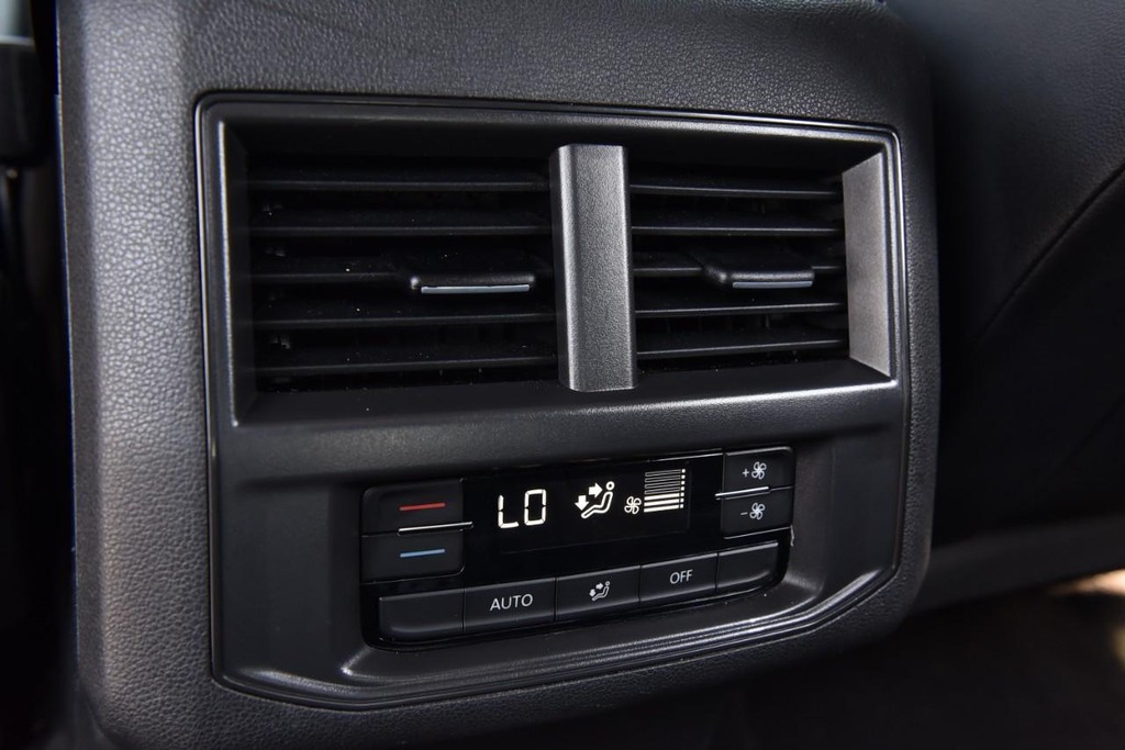 Volkswagen Atlas Vehicle Full-screen Gallery Image 22