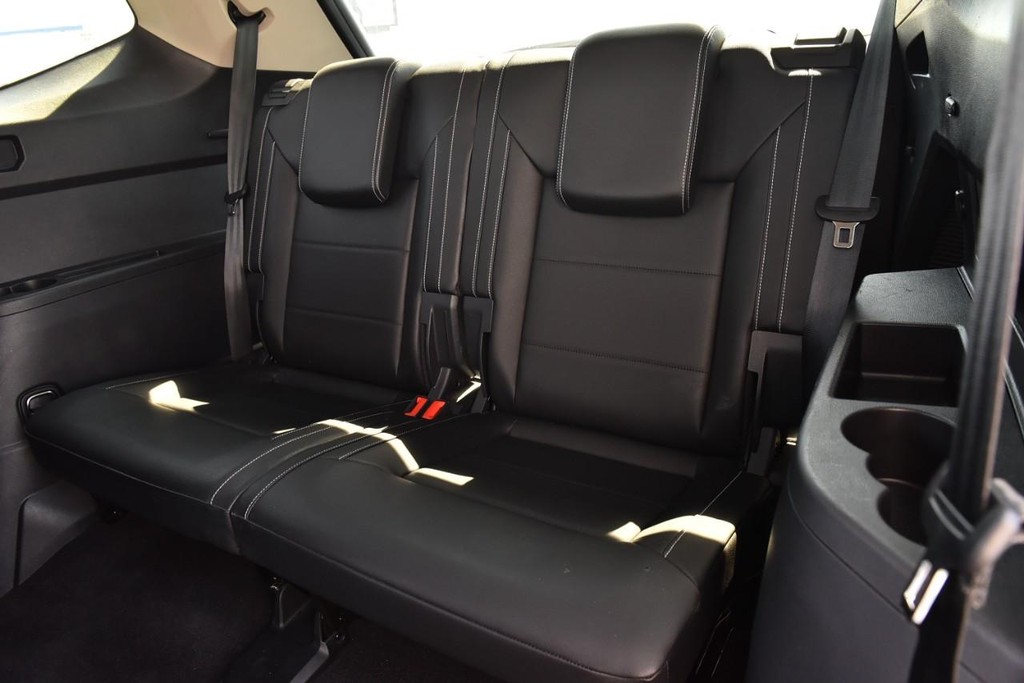 Volkswagen Atlas Vehicle Full-screen Gallery Image 24