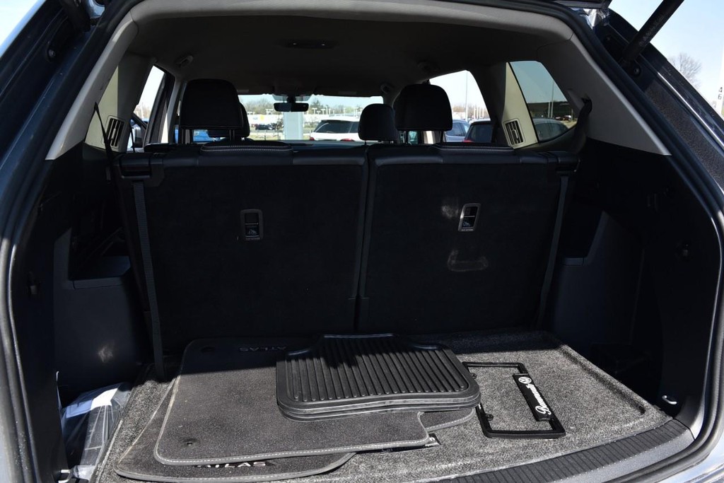 Volkswagen Atlas Vehicle Full-screen Gallery Image 25