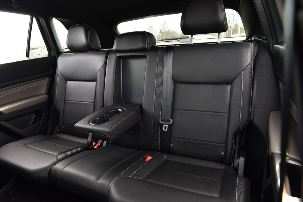 Volkswagen Atlas Cross Sport Vehicle Full-screen Gallery Image 22