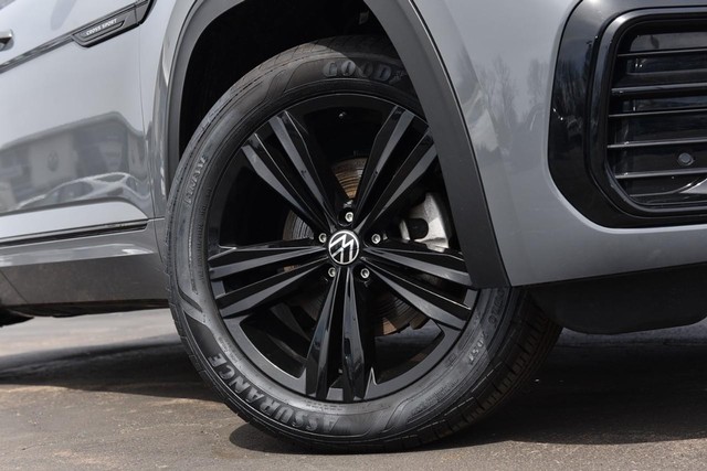 Volkswagen Atlas Cross Sport Vehicle Image 03