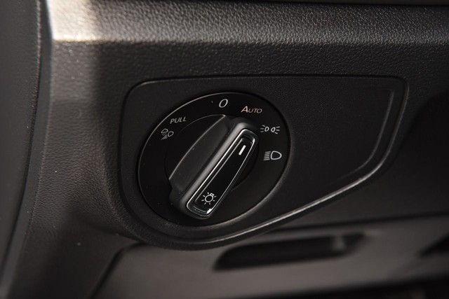 Volkswagen Atlas Cross Sport Vehicle Image 11