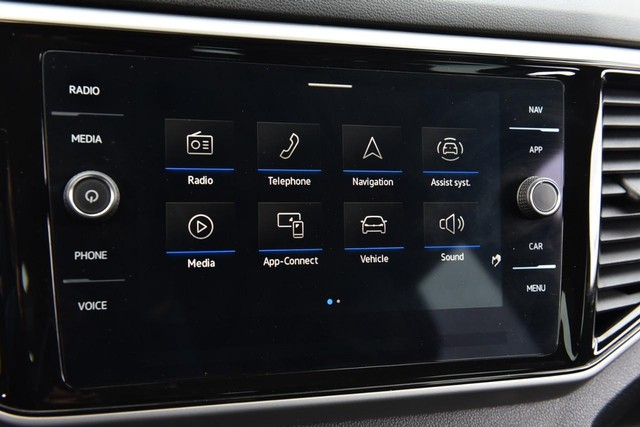 Volkswagen Atlas Cross Sport Vehicle Image 14