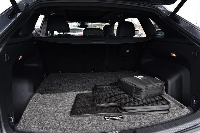 Volkswagen Atlas Cross Sport Vehicle Image 25