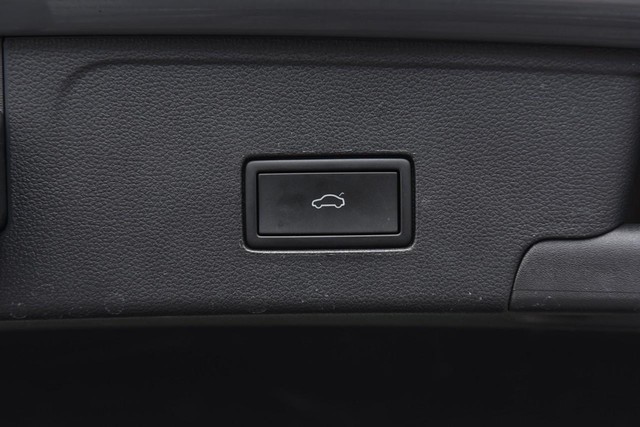 Volkswagen Atlas Cross Sport Vehicle Image 26