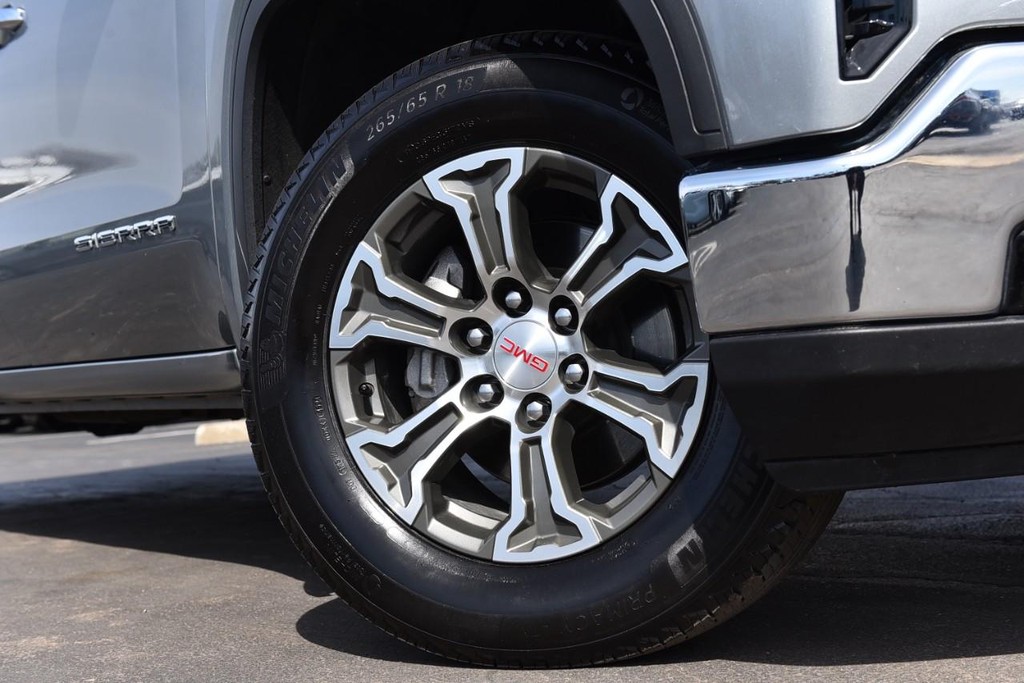 GMC Sierra 1500 Vehicle Full-screen Gallery Image 3