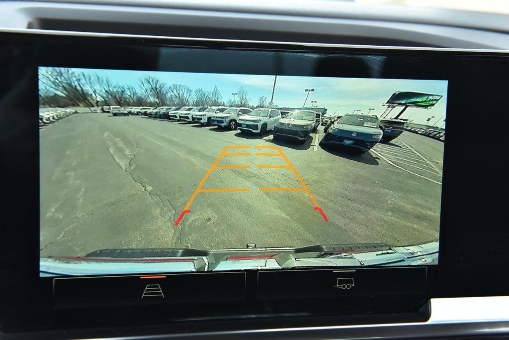 GMC Sierra 1500 Vehicle Full-screen Gallery Image 13