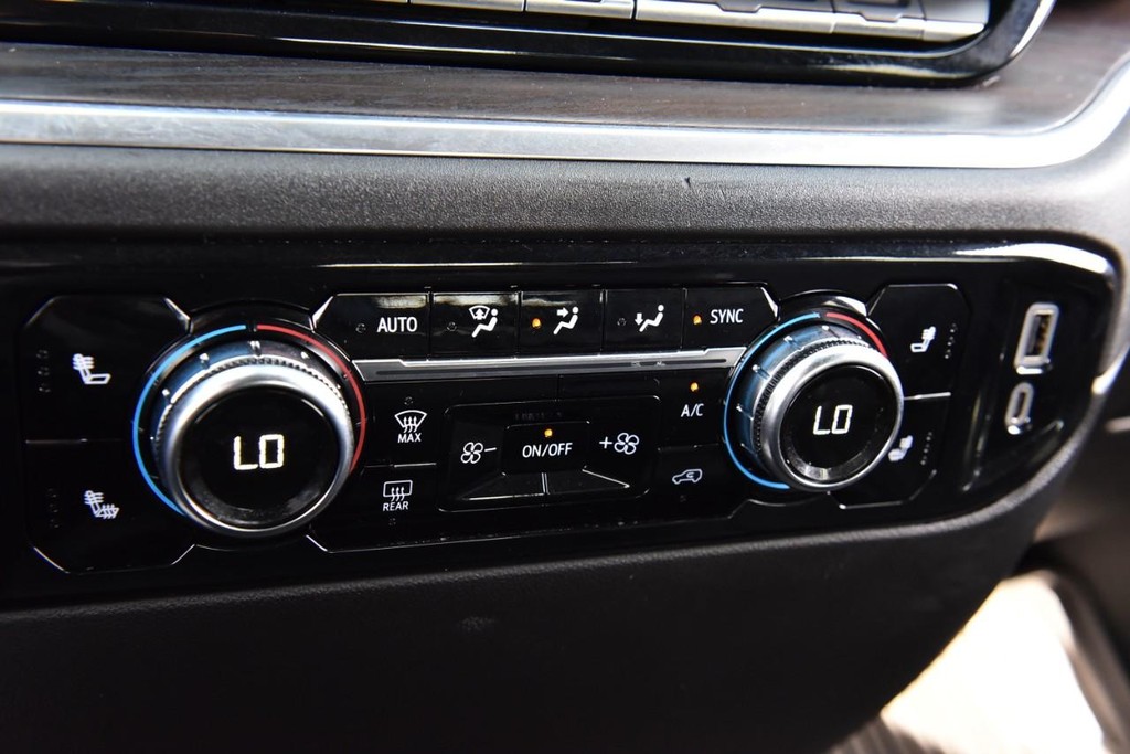 GMC Sierra 1500 Vehicle Full-screen Gallery Image 17