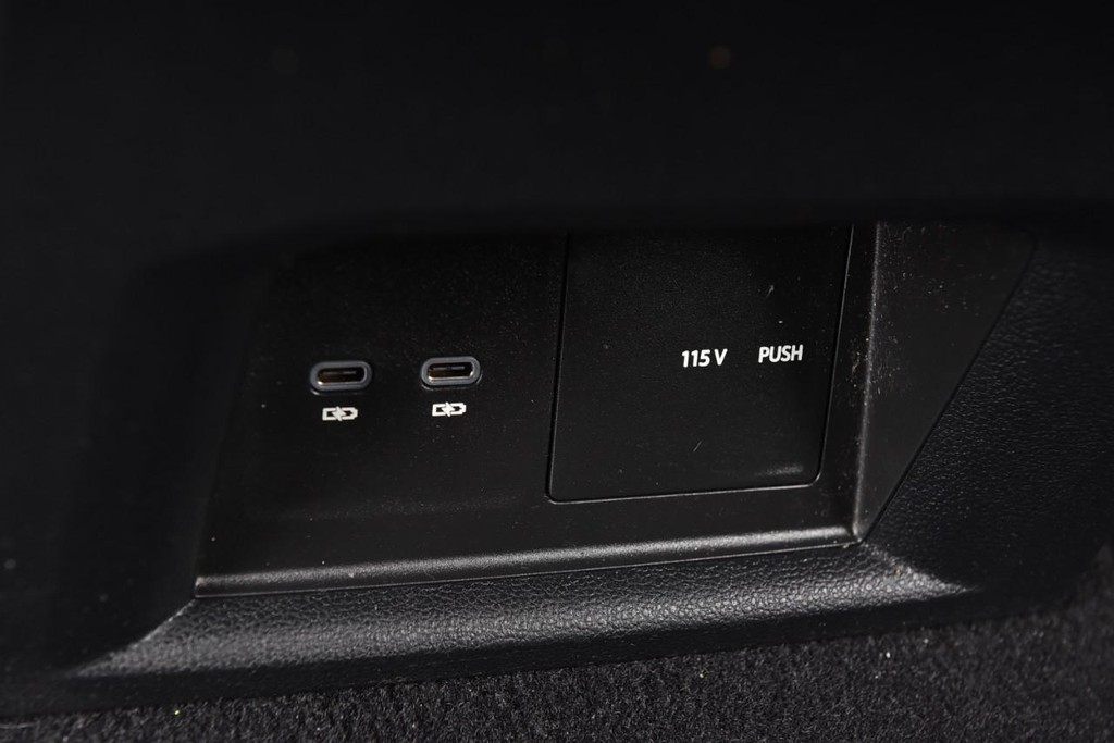 Volkswagen Atlas Cross Sport Vehicle Full-screen Gallery Image 23