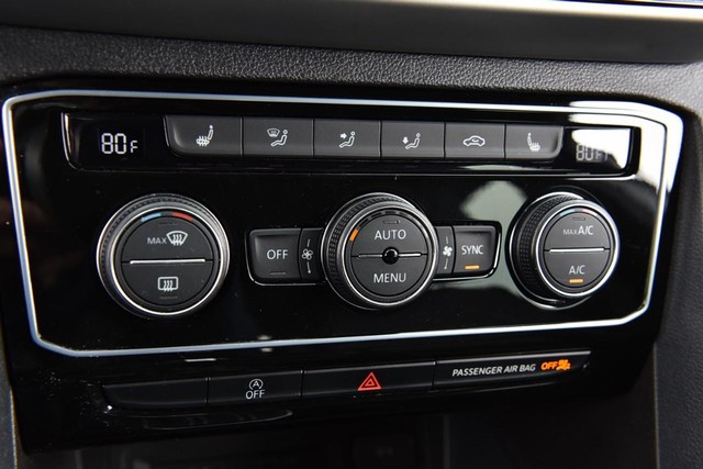 Volkswagen Atlas Cross Sport Vehicle Image 15