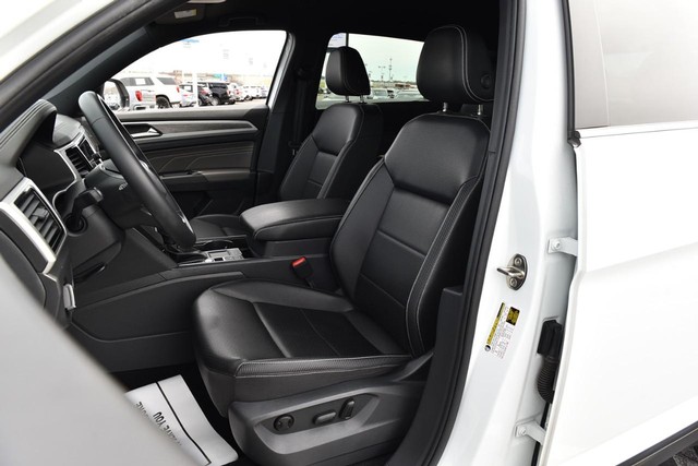 Volkswagen Atlas Cross Sport Vehicle Image 19