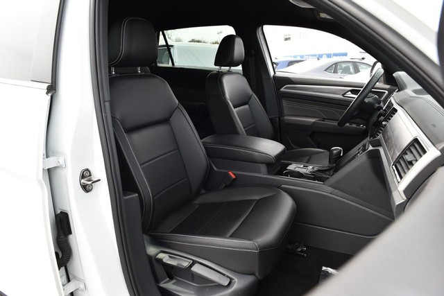 Volkswagen Atlas Cross Sport Vehicle Image 20